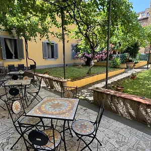 https://new-generation-hostel-ognissanti.it-tuscanyhotel.com